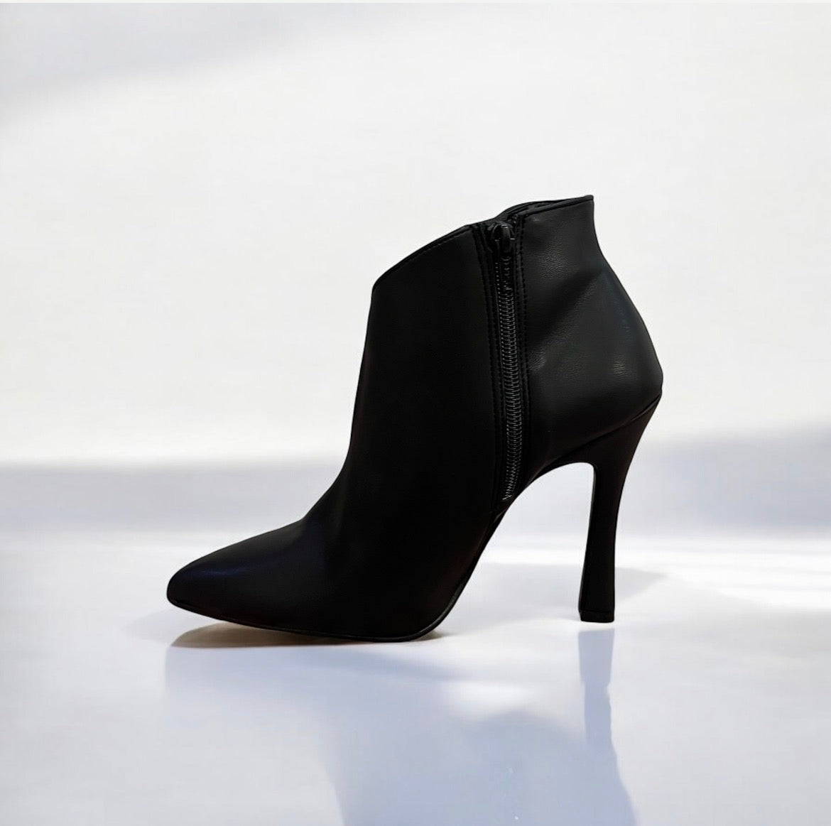 Stivaletto corto in pelle