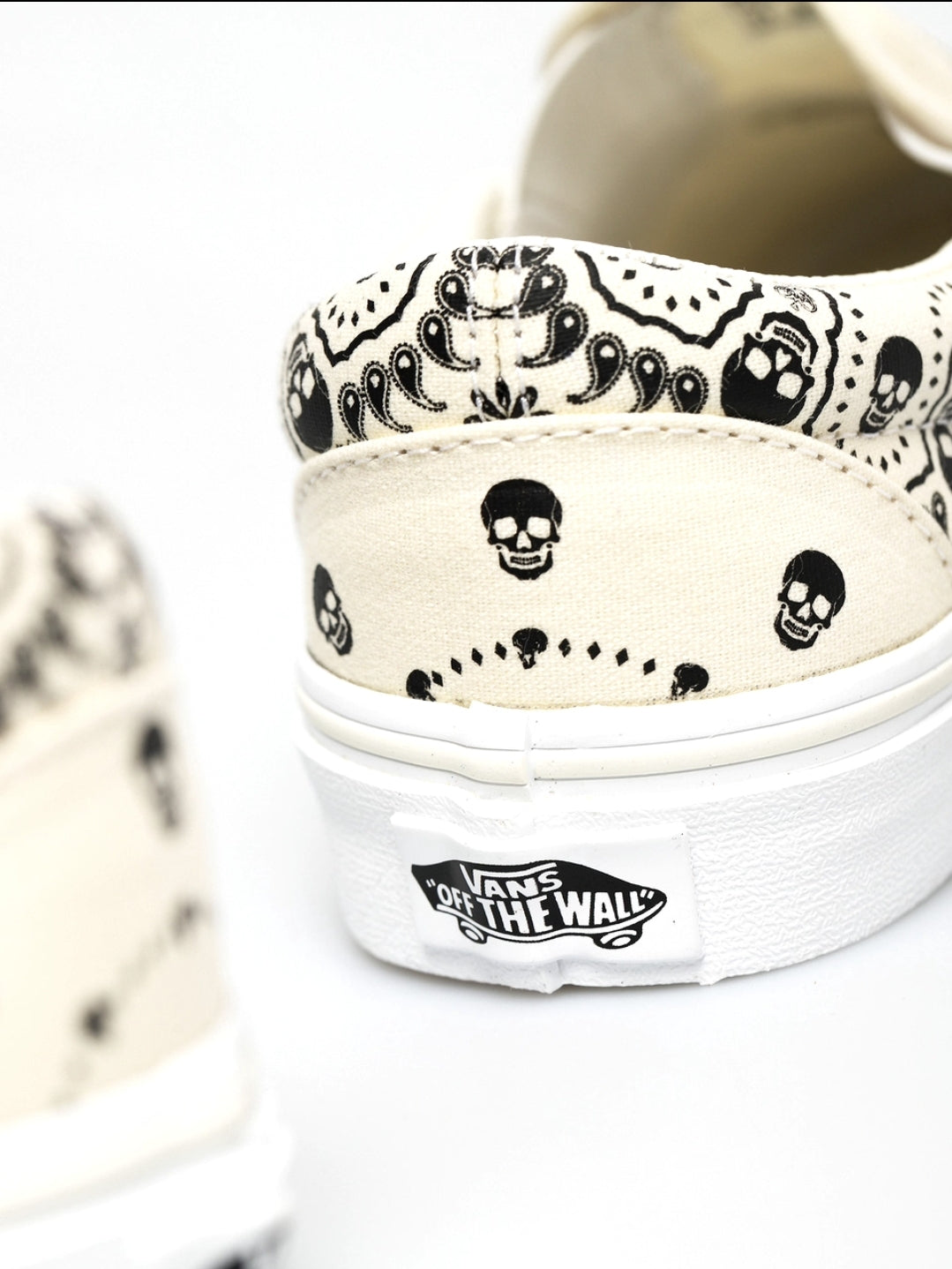 Vans skull